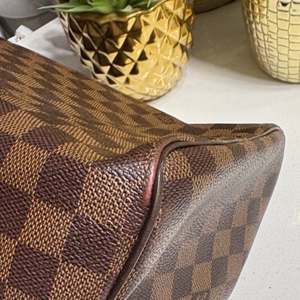 Louis Vuitton Speedy 30 Bandouliere
Damier Ebene plus wallet - Picture 10 of 17